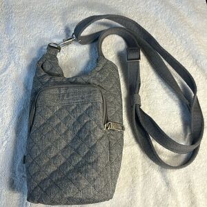Travelon RFID-blocking crossbody Boho Waterbottle Tote w/ front pocket; gray